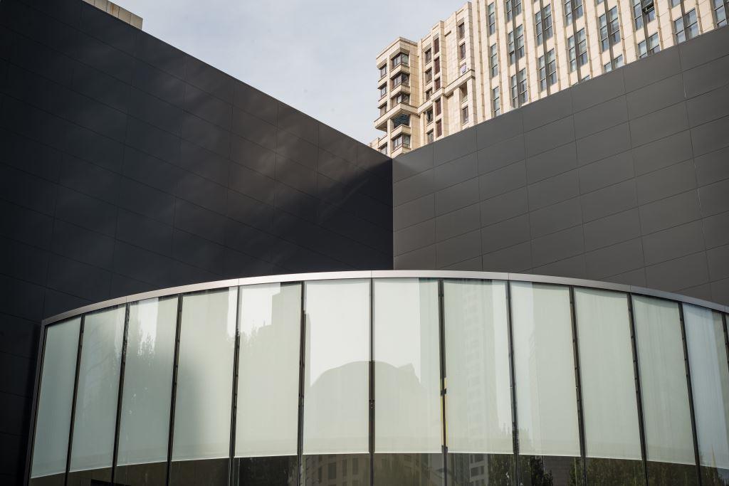  Nanjing Apple Store close up view 