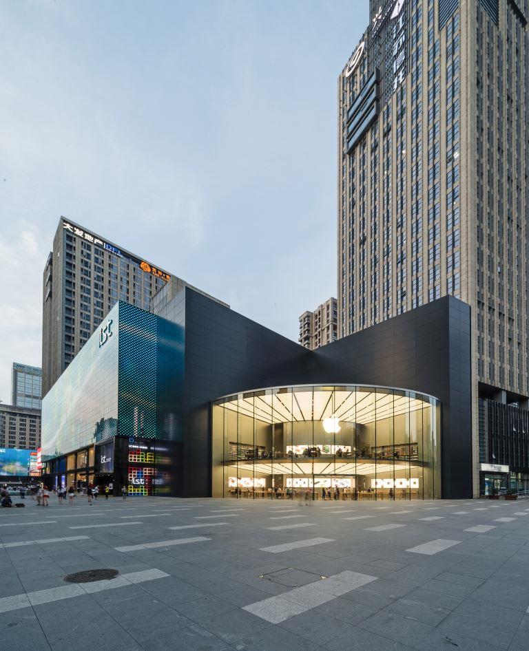  Nanjing Apple Store wide view of store with road potrait 