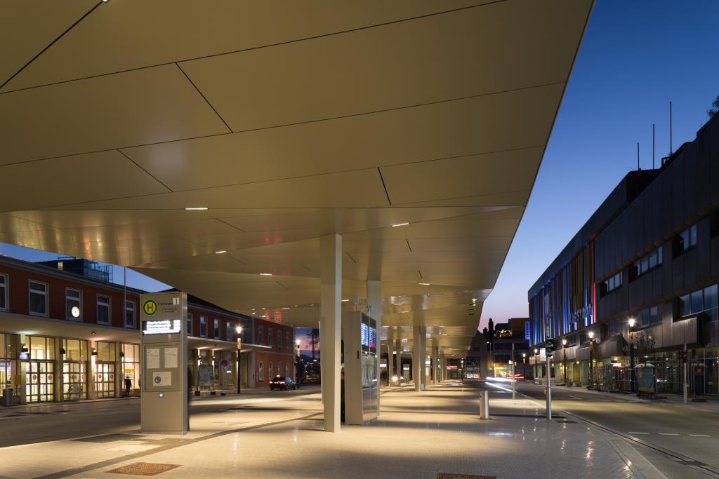  Bus Terminal with roof 