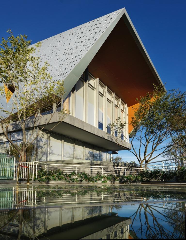  Starry Sky Art Museum with pool 